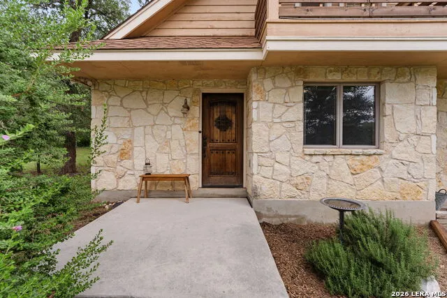 208 Oak Bend Dr La Vernia, TX 78121