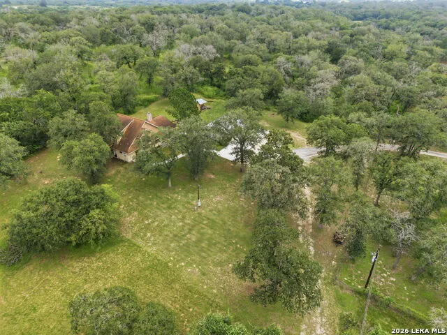 208 Oak Bend Dr La Vernia, TX 78121