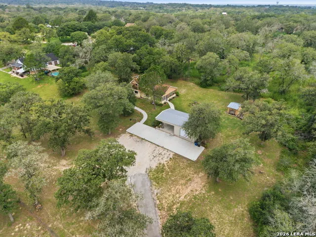 208 Oak Bend Dr La Vernia, TX 78121