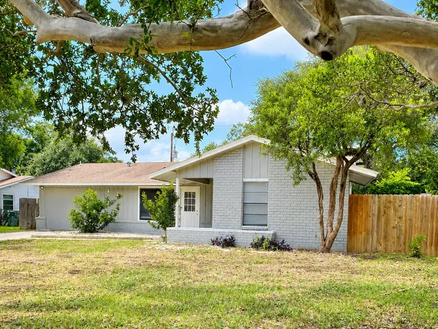 6235 FLINT ROCK DR San Antonio, TX 78238