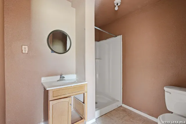 606 Viewpoint Dr Poteet, TX 78065