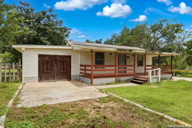 606 Viewpoint Dr Poteet, TX 78065