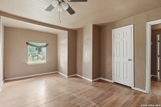 606 Viewpoint Dr Poteet, TX 78065
