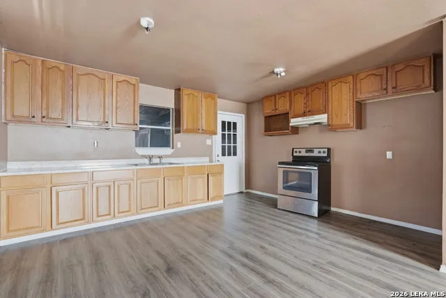 606 Viewpoint Dr Poteet, TX 78065