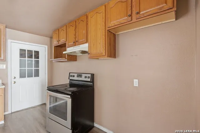 606 Viewpoint Dr Poteet, TX 78065