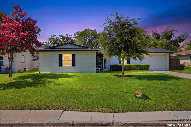 5202 CORAL MIST ST Kirby, TX 78219