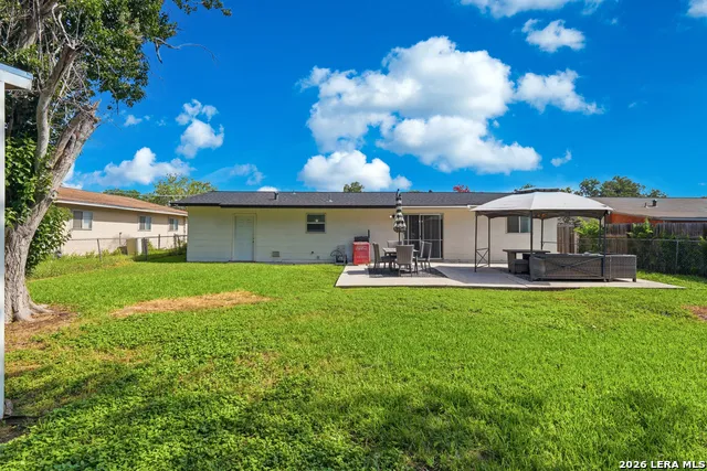 5202 CORAL MIST ST Kirby, TX 78219