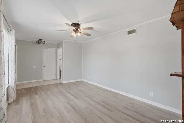5202 CORAL MIST ST Kirby, TX 78219
