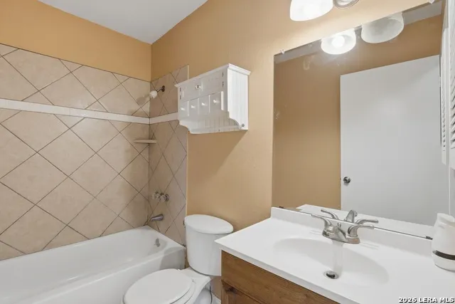 9050 Island View St San Antonio, TX 78242