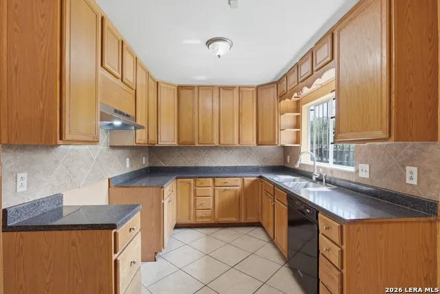 9050 Island View St San Antonio, TX 78242