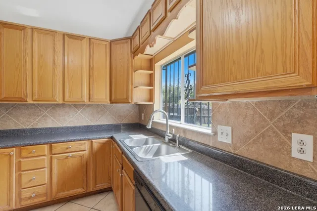 9050 Island View St San Antonio, TX 78242