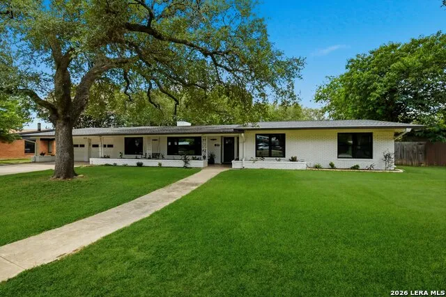 217 Gardenview Castle Hills, TX 78213