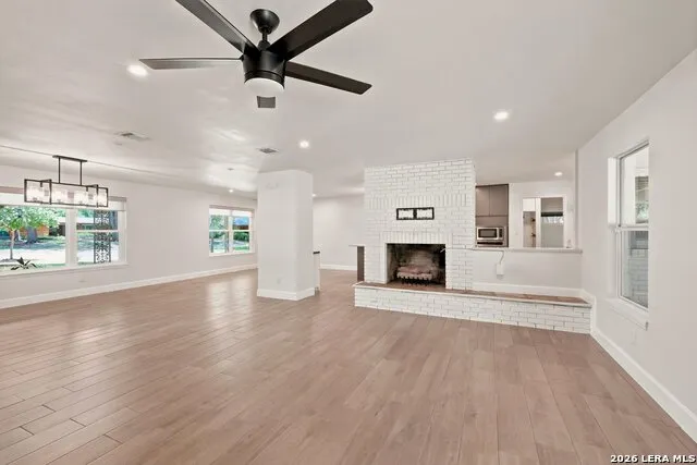 217 Gardenview Castle Hills, TX 78213