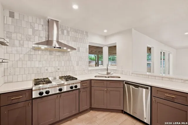 217 Gardenview Castle Hills, TX 78213