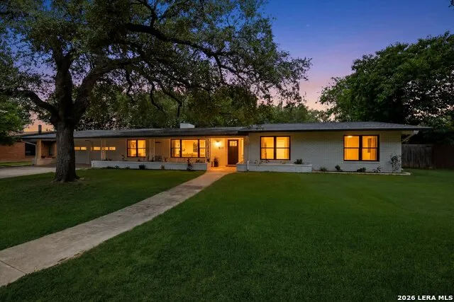 217 Gardenview Castle Hills, TX 78213