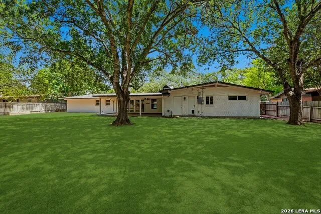 217 Gardenview Castle Hills, TX 78213