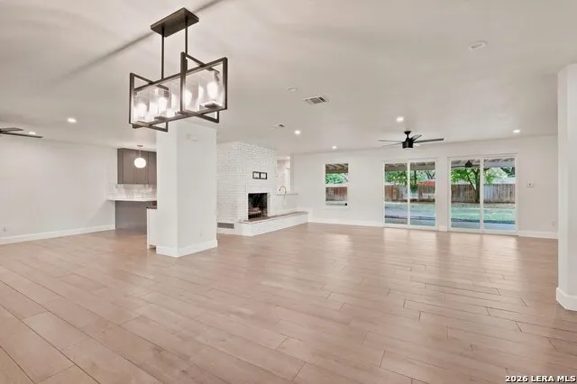 217 Gardenview Castle Hills, TX 78213