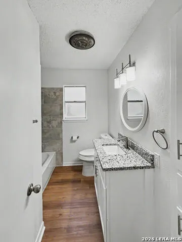 1217 E COMAL ST Pearsall, TX 78061