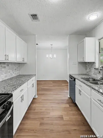 1217 E COMAL ST Pearsall, TX 78061