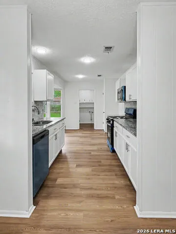 1217 E COMAL ST Pearsall, TX 78061