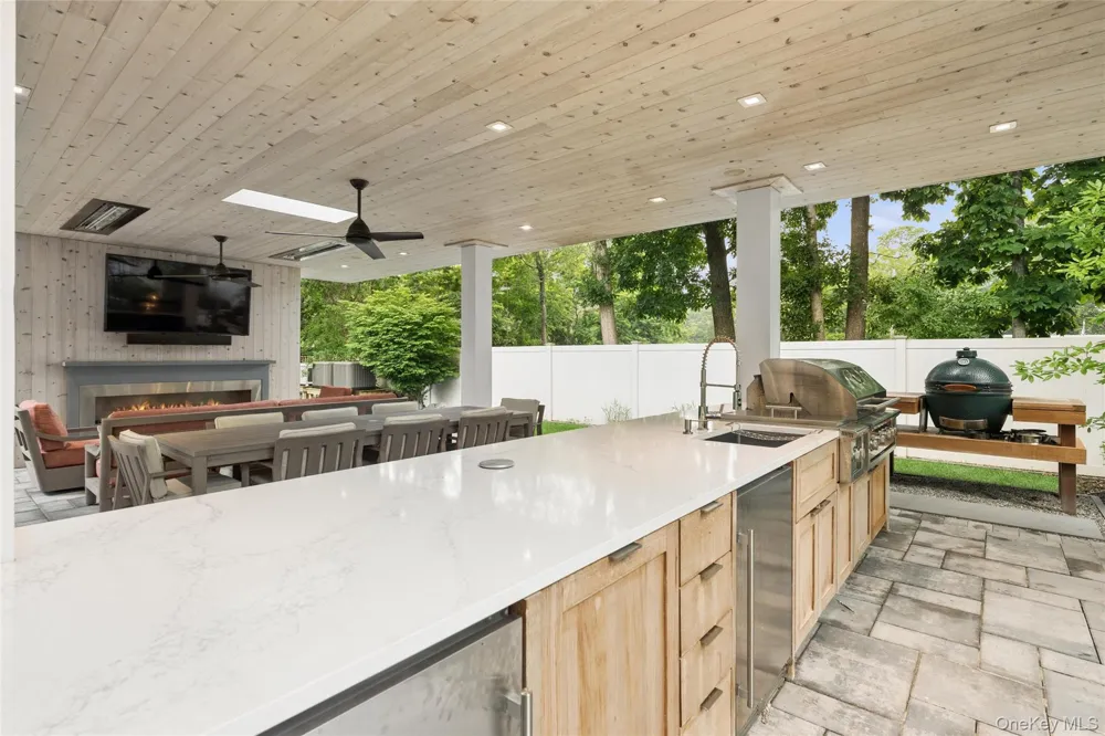 185 Inlet Lane Greenport, NY 11944