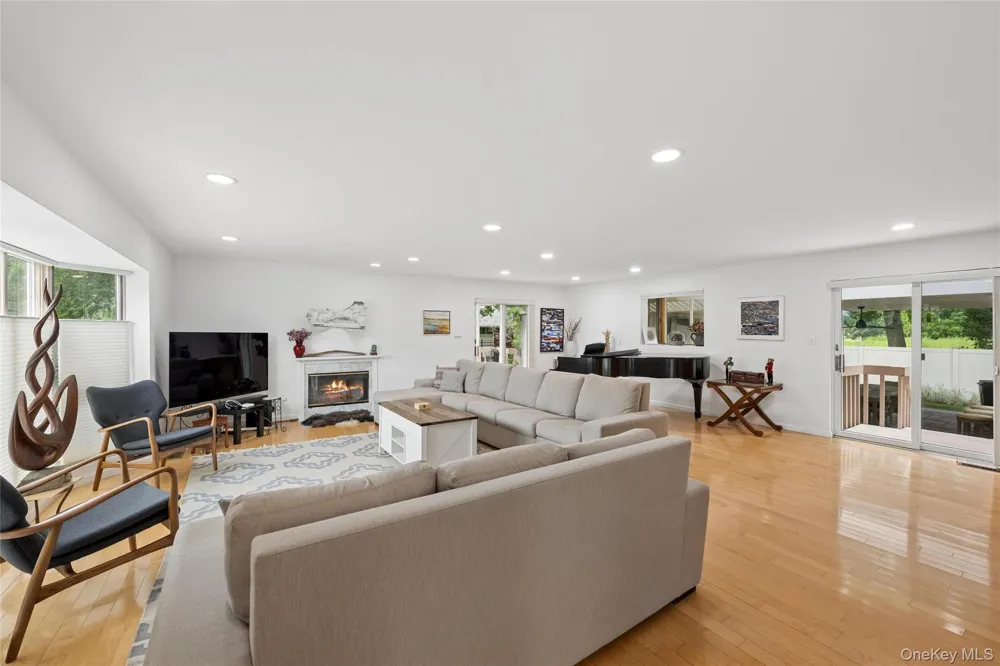 185 Inlet Lane Greenport, NY 11944
