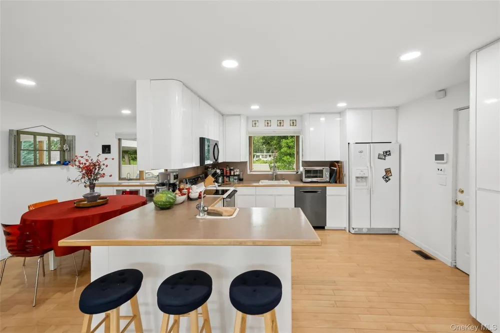 185 Inlet Lane Greenport, NY 11944
