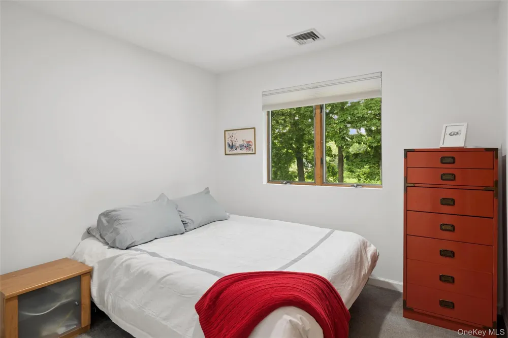 185 Inlet Lane Greenport, NY 11944
