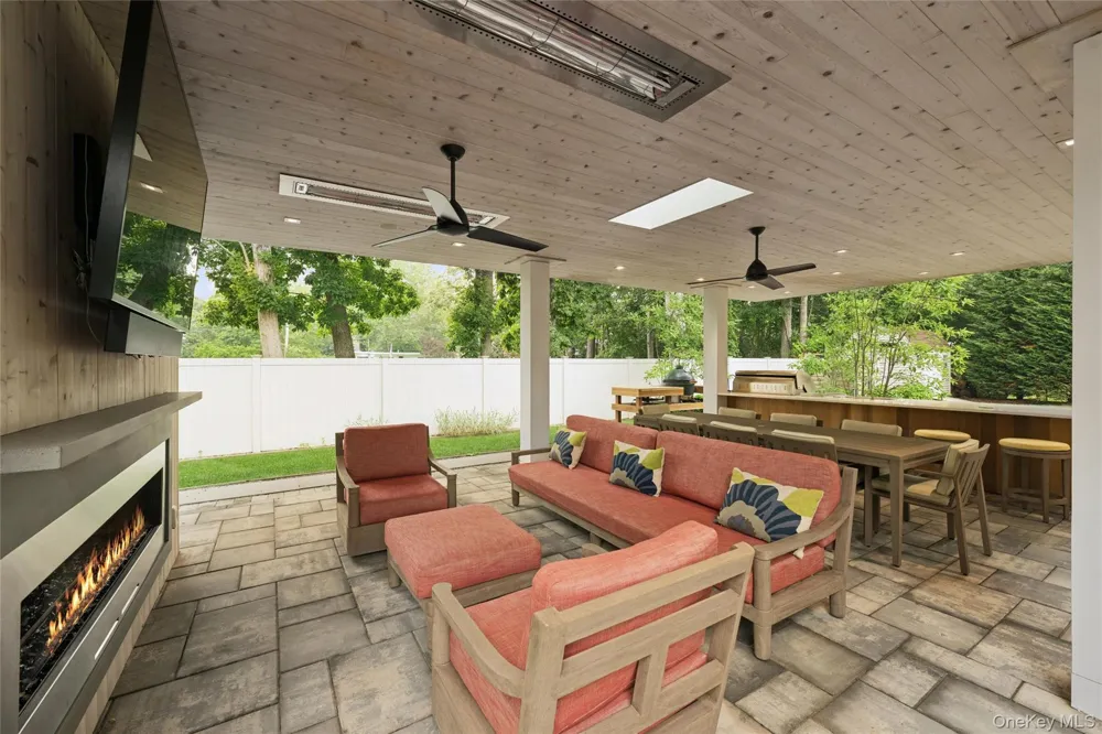 185 Inlet Lane Greenport, NY 11944