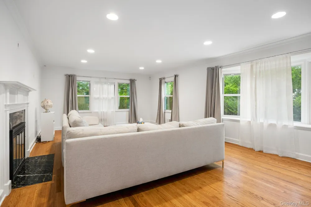 98 Brookby Road Scarsdale, NY 10583