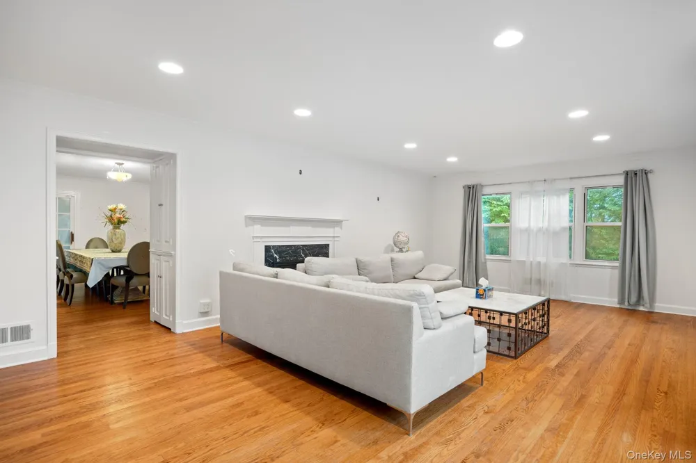98 Brookby Road Scarsdale, NY 10583
