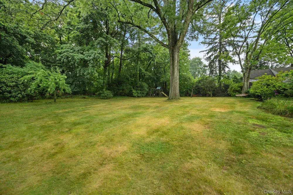 98 Brookby Road Scarsdale, NY 10583