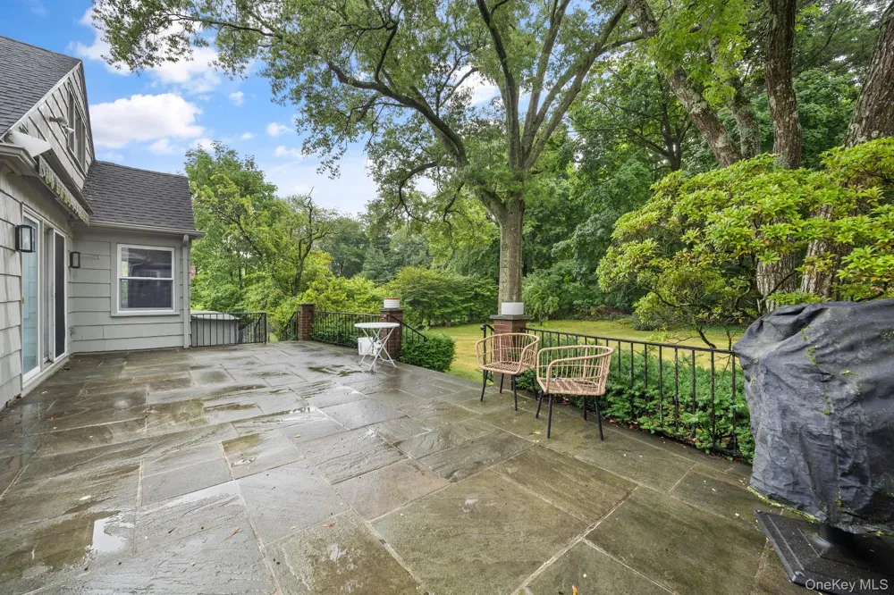 98 Brookby Road Scarsdale, NY 10583