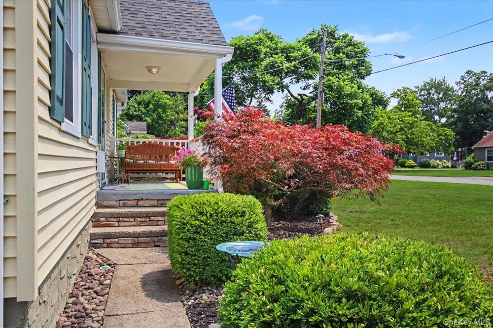 9 Mansion Drive Hyde Park, NY 12538