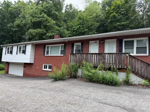 3 Brookside Avenue