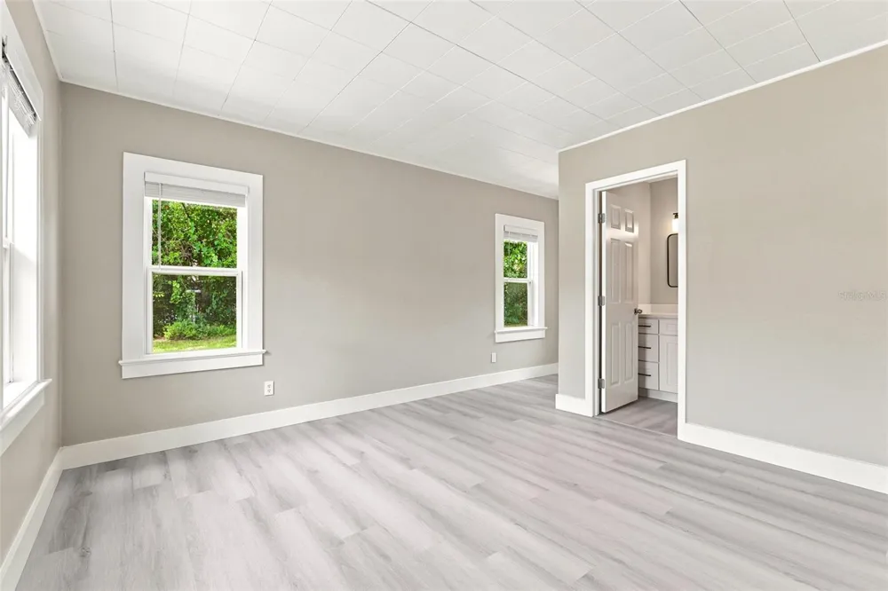 2704 E JEFFERSON STREET Orlando, FL 32803