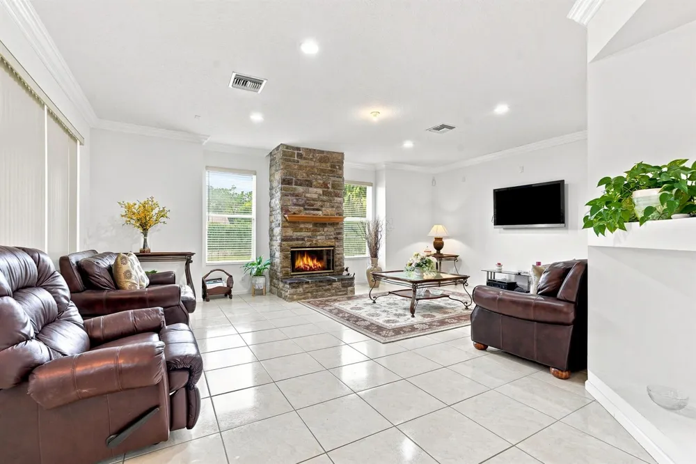 13882 43rd Road Royal Palm Beach, FL 33411