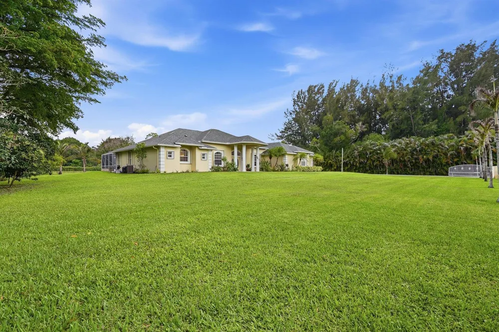 13882 43rd Road Royal Palm Beach, FL 33411