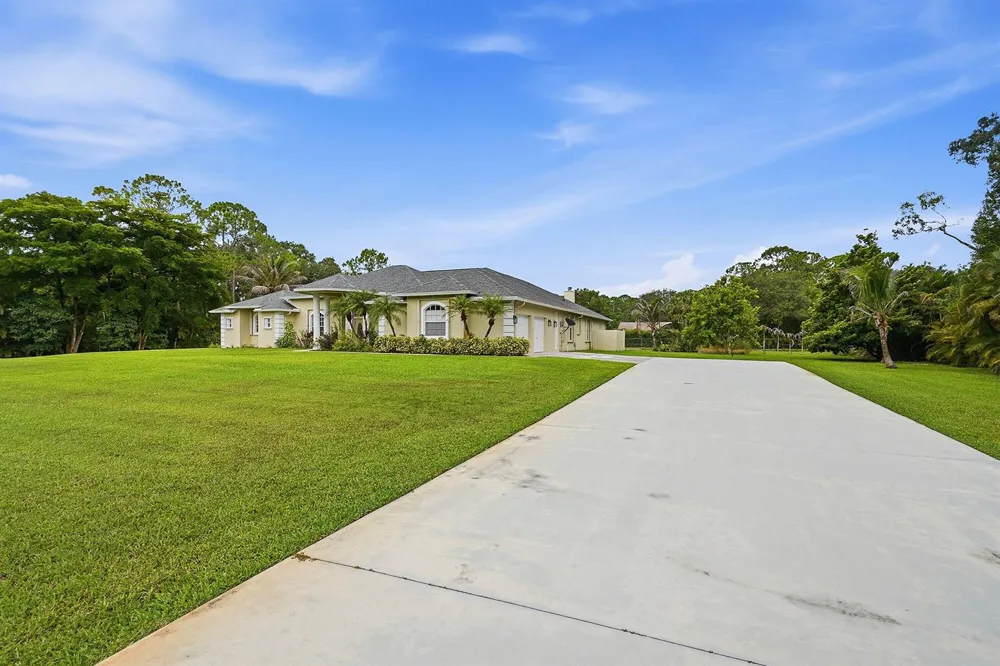 13882 43rd Road Royal Palm Beach, FL 33411