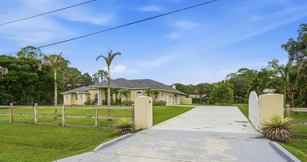 13882 43rd Road Royal Palm Beach, FL 33411