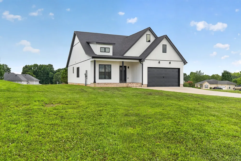 28 Harding Rd Leoma, TN 38468