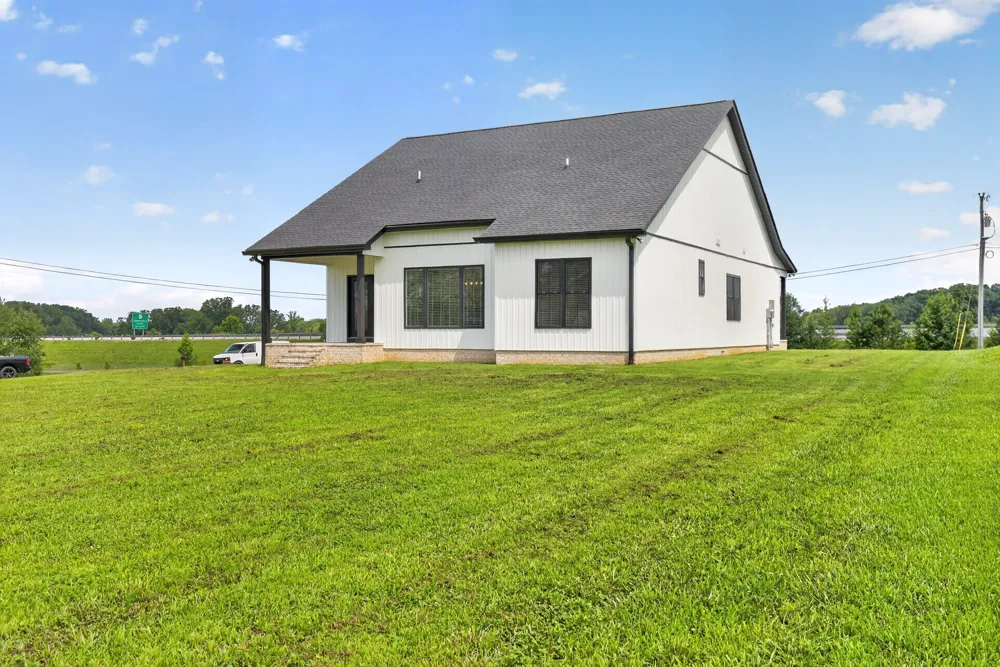28 Harding Rd Leoma, TN 38468