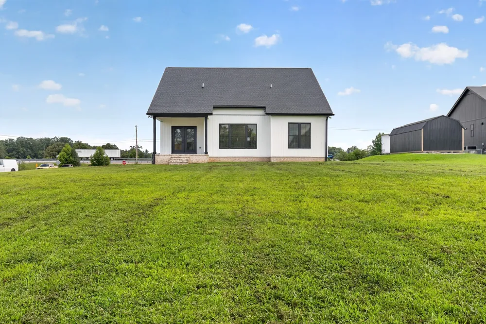 28 Harding Rd Leoma, TN 38468