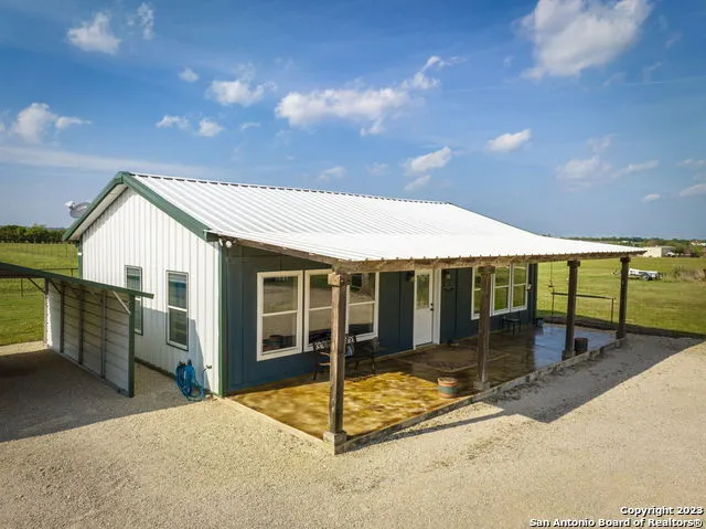 1940 LOWER SEGUIN RD Marion, TX 78124