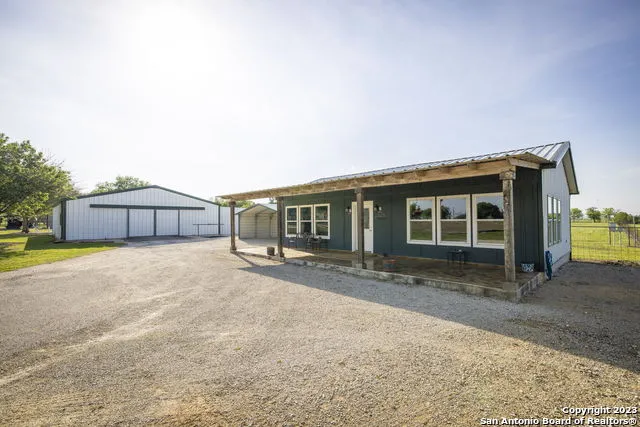 1940 LOWER SEGUIN RD Marion, TX 78124