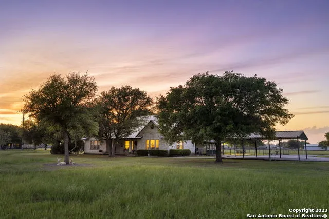 1940 LOWER SEGUIN RD Marion, TX 78124