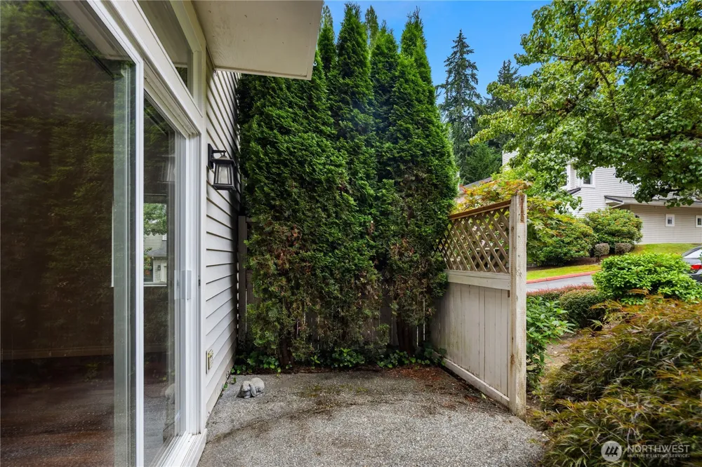 12440 NE 7th Place Bellevue, WA 98005