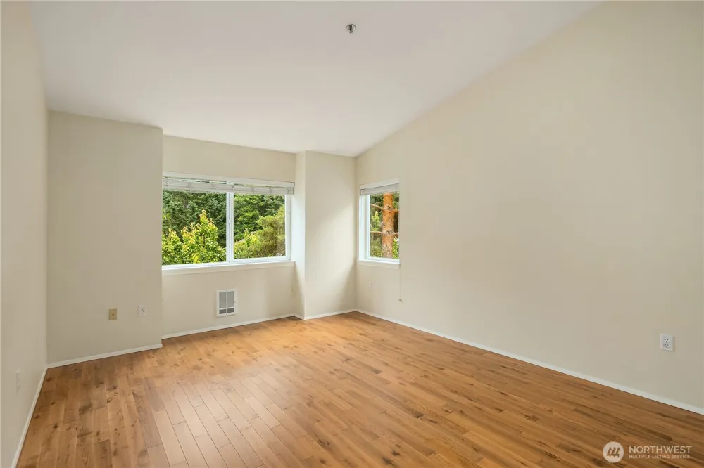 12440 NE 7th Place Bellevue, WA 98005