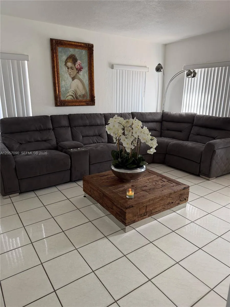 20 SW 48th Ave Miami, FL 33134