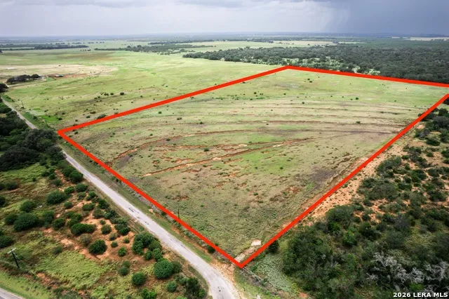 56.9 ACRES County Road 136 Floresville, TX 78114
